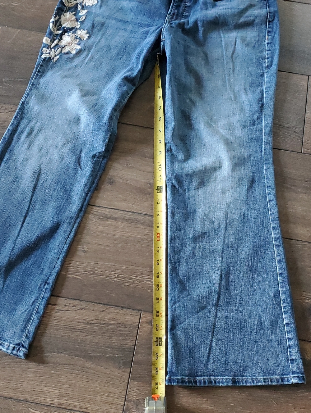 Lucky Brand Sweet Mid-rise Boot Ankle Embroidered Jeans Size 32/14 - Picture 9 of 9